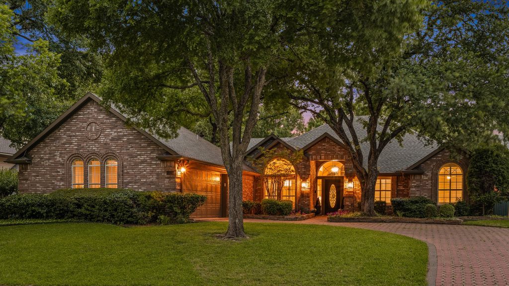 1923 Skelton Street, Flower Mound, TX 75022