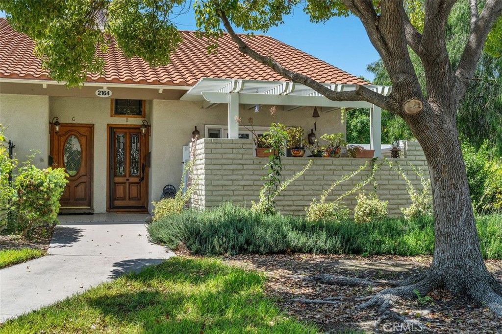 2164 Via Mariposa E B, Laguna Woods, CA 92637 — exterior