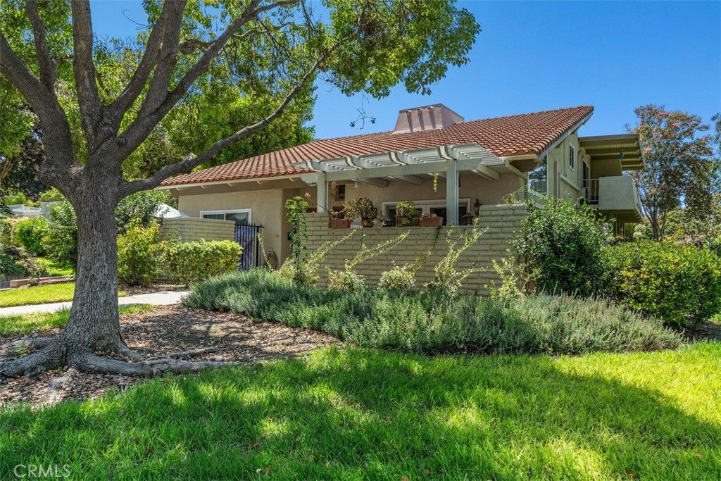 2164 Via Mariposa E B, Laguna Woods, CA 92637 — photo 2