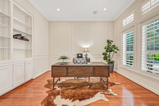 106 Charleston Street, Friendswood, TX 77546