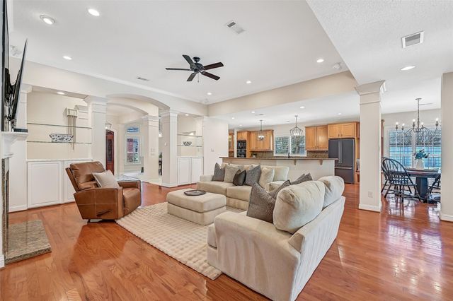 106 Charleston Street, Friendswood, TX 77546