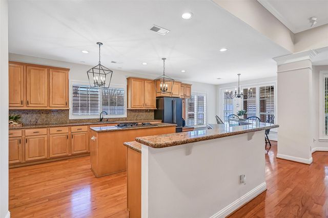 106 Charleston Street, Friendswood, TX 77546