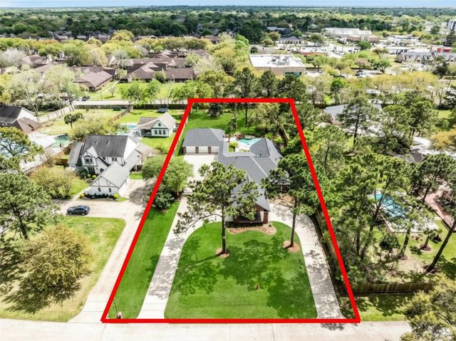 106 Charleston Street, Friendswood, TX 77546