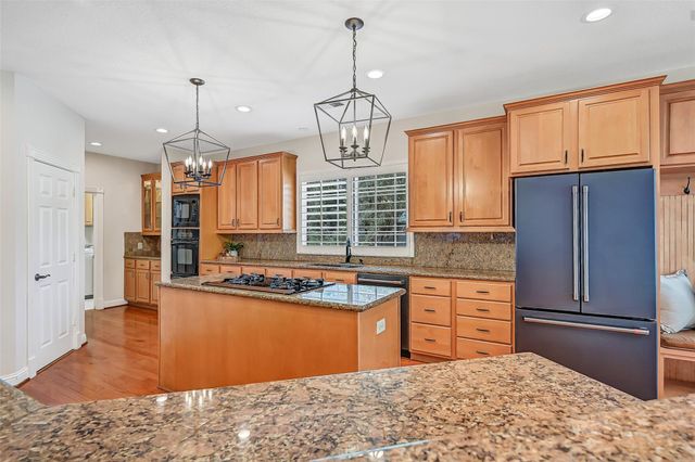 106 Charleston Street, Friendswood, TX 77546