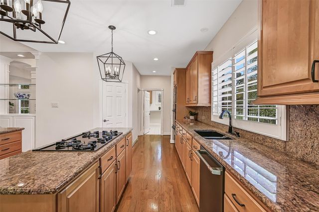 106 Charleston Street, Friendswood, TX 77546