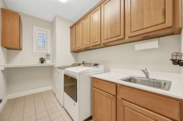 106 Charleston Street, Friendswood, TX 77546