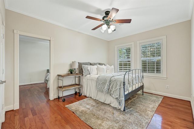 106 Charleston Street, Friendswood, TX 77546