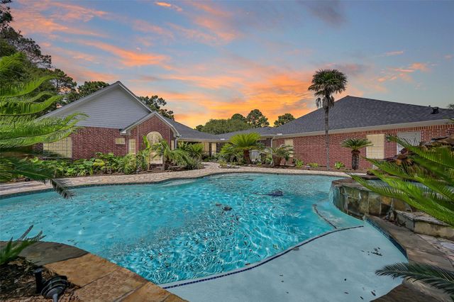 106 Charleston Street, Friendswood, TX 77546