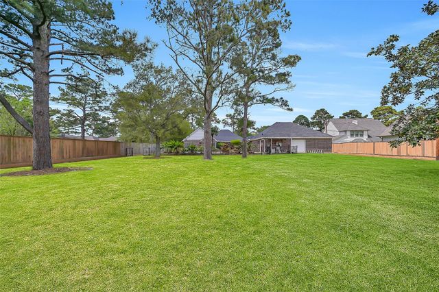 106 Charleston Street, Friendswood, TX 77546