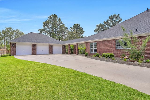 106 Charleston Street, Friendswood, TX 77546