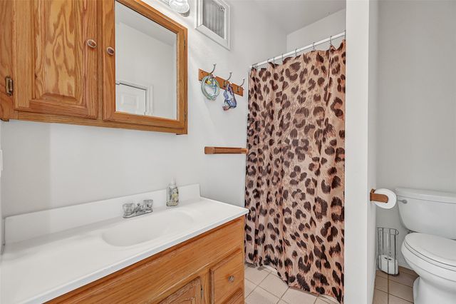 106 Charleston Street, Friendswood, TX 77546