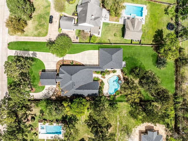 106 Charleston Street, Friendswood, TX 77546