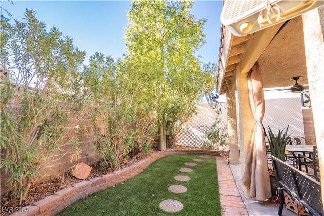 7985 Counterpoint Lane, Las Vegas, NV 89123