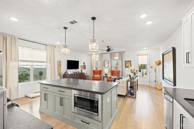 921 W Jackson St, Pensacola, FL 32501