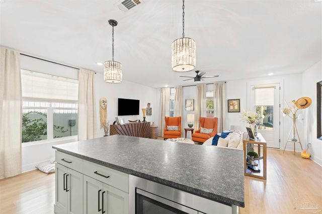 921 W Jackson St, Pensacola, FL 32501