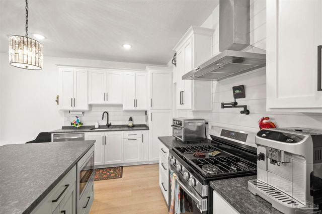 921 W Jackson St, Pensacola, FL 32501