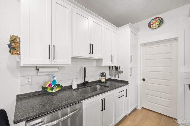 921 W Jackson St, Pensacola, FL 32501