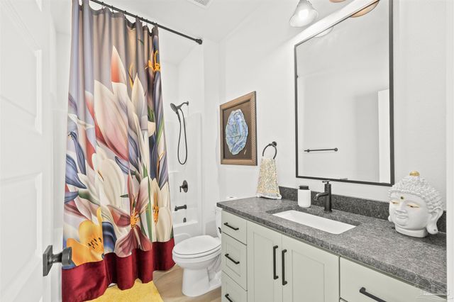 921 W Jackson St, Pensacola, FL 32501