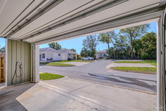 921 W Jackson St, Pensacola, FL 32501