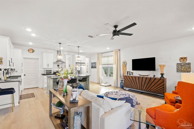 921 W Jackson St, Pensacola, FL 32501