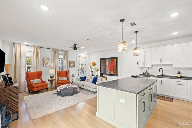 921 W Jackson St, Pensacola, FL 32501