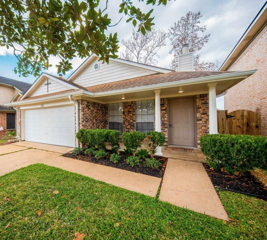 121 Coffee Lane, Lake Jackson, TX 77566