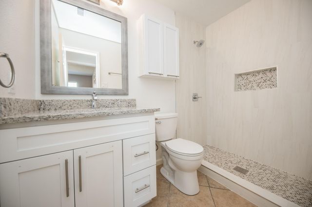 121 Coffee Lane, Lake Jackson, TX 77566