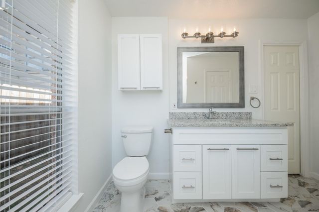 121 Coffee Lane, Lake Jackson, TX 77566