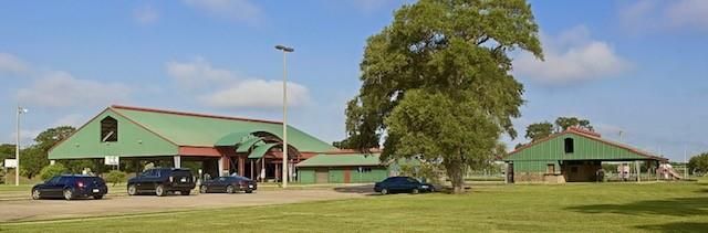 121 Coffee Lane, Lake Jackson, TX 77566