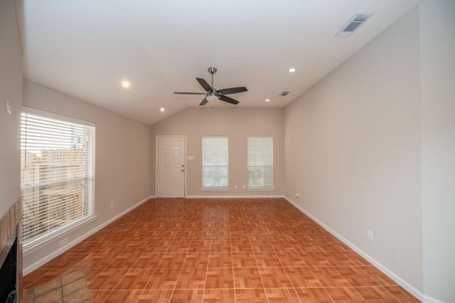 121 Coffee Lane, Lake Jackson, TX 77566