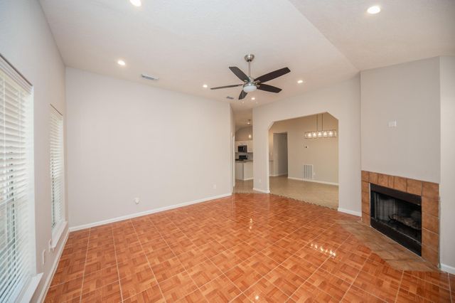 121 Coffee Lane, Lake Jackson, TX 77566