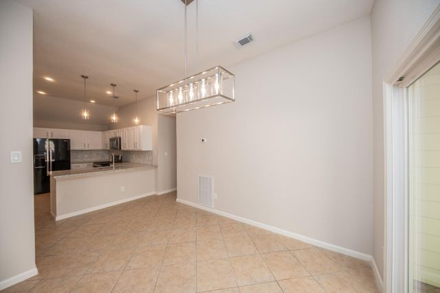 121 Coffee Lane, Lake Jackson, TX 77566