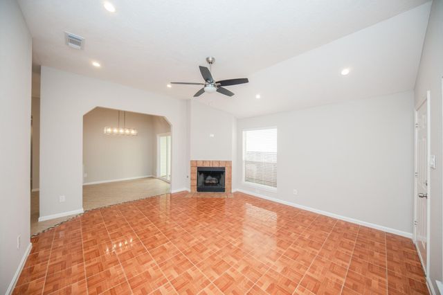 121 Coffee Lane, Lake Jackson, TX 77566