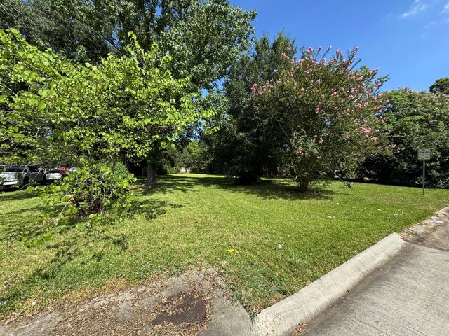 5414 Lorraine Drive, Baytown, TX 77521