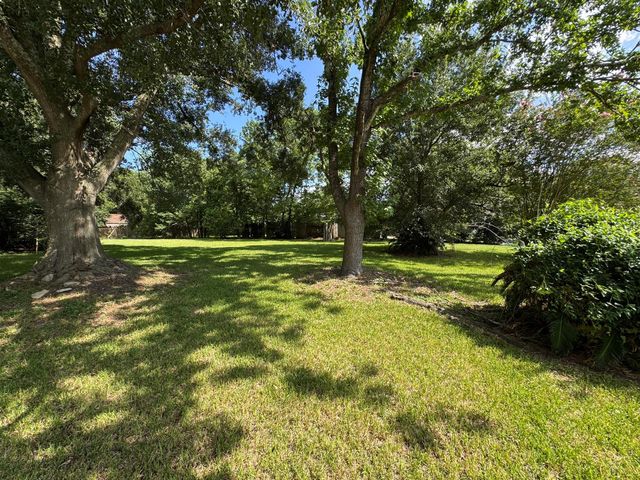 5414 Lorraine Drive, Baytown, TX 77521