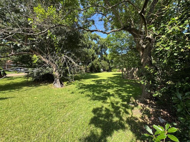 5414 Lorraine Drive, Baytown, TX 77521