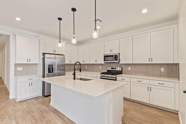 5448 W MANZANITA Drive, Glendale, AZ 85302