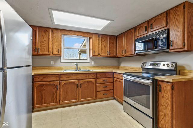 10190 N Balfer Drive E, Fortville, IN 46040