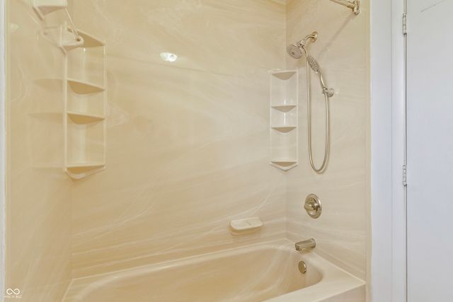 10190 N Balfer Drive E, Fortville, IN 46040