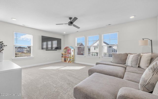 107 Farmridge Way, Moyock, NC 27958