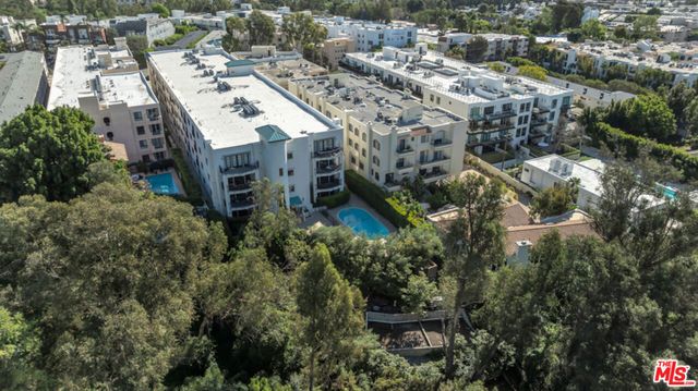 441 S Barrington Avenue 301, Los Angeles, CA 90049
