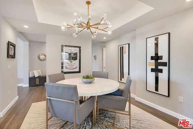441 S Barrington Avenue 301, Los Angeles, CA 90049