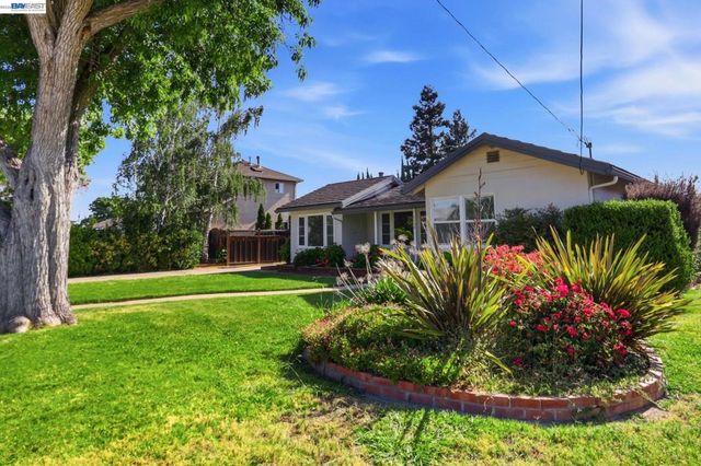 1130 Normandy Dr, Campbell, CA 95008