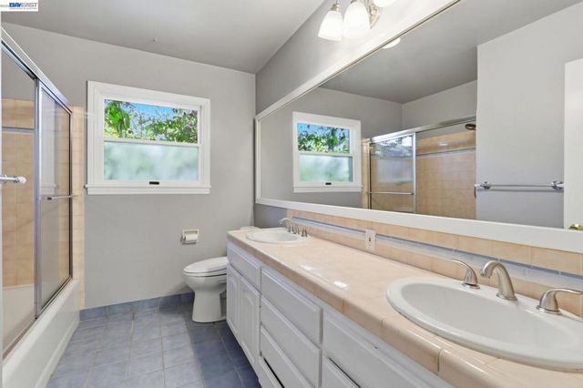 1130 Normandy Dr, Campbell, CA 95008