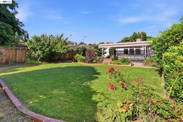 1130 Normandy Dr, Campbell, CA 95008