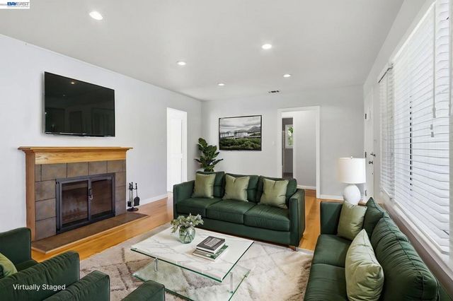 1130 Normandy Dr, Campbell, CA 95008