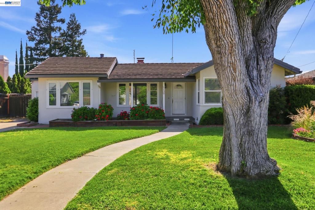 Image 2 of property listing at 1130 Normandy Dr, Campbell, CA 95008