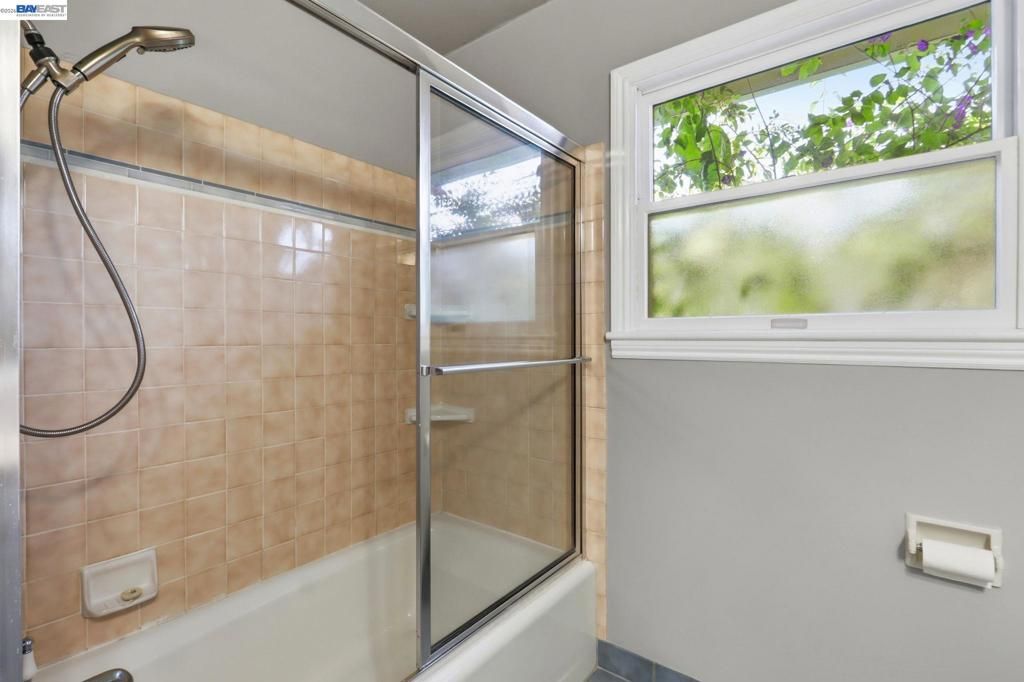 Image 31 of property listing at 1130 Normandy Dr, Campbell, CA 95008