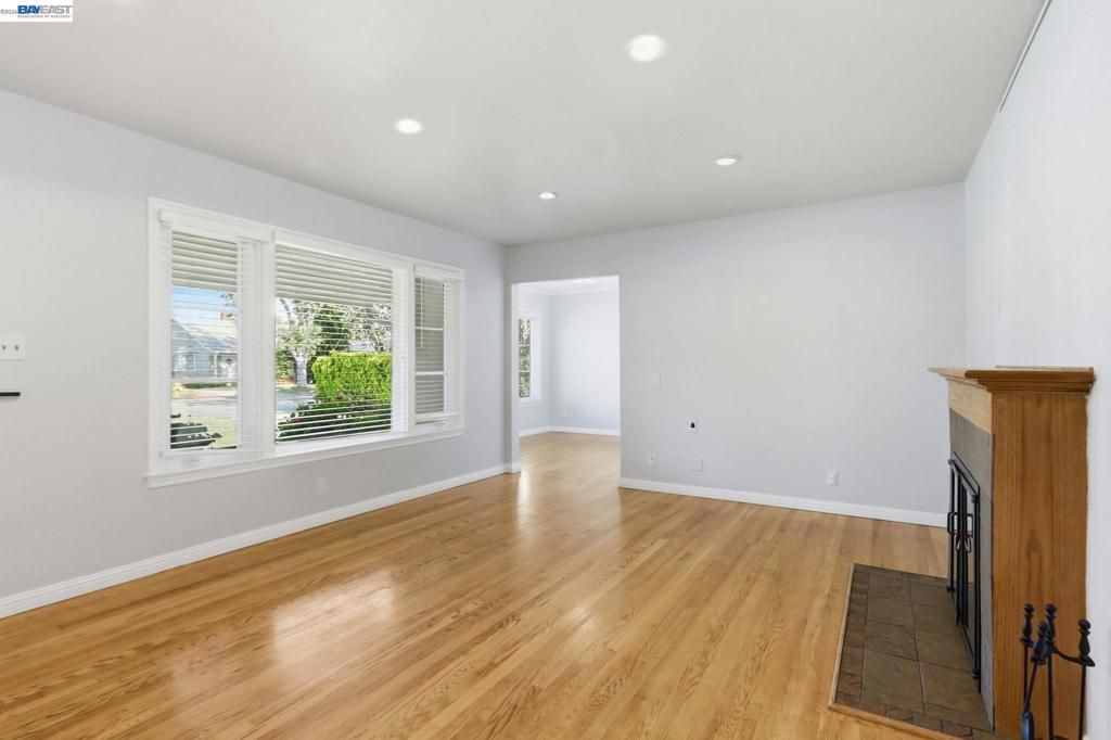 Image 6 of property listing at 1130 Normandy Dr, Campbell, CA 95008