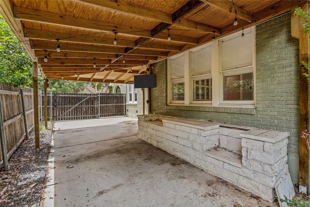 3225 Greene Avenue, Fort Worth, TX 76109